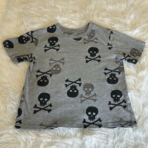 Womens Skull and Crossbones T-shirt Size Small